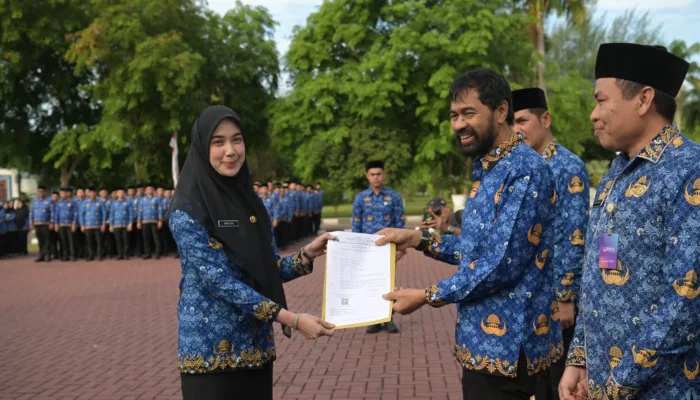 Gubernur Muzakir Manaf Serahkan SK kepada 5.789 PPPK Formasi 2024 Tahap I