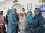 Ketua TP-PKK Aceh Besar Launching Sekolah Lansia Bungong Meulu di Gampong Miruek Lamreudeup