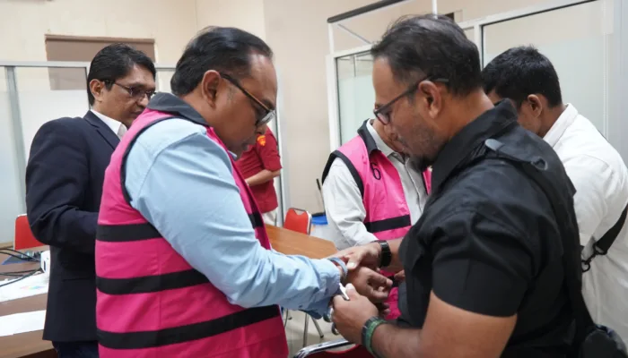 Kejati Aceh Tahan Tiga Tersangka Korupsi Program Peremajaan Sawit Rakyat di Aceh Jaya