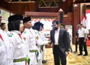 Mualem Kukuhkan Anggota Paskibraka Provinsi Aceh