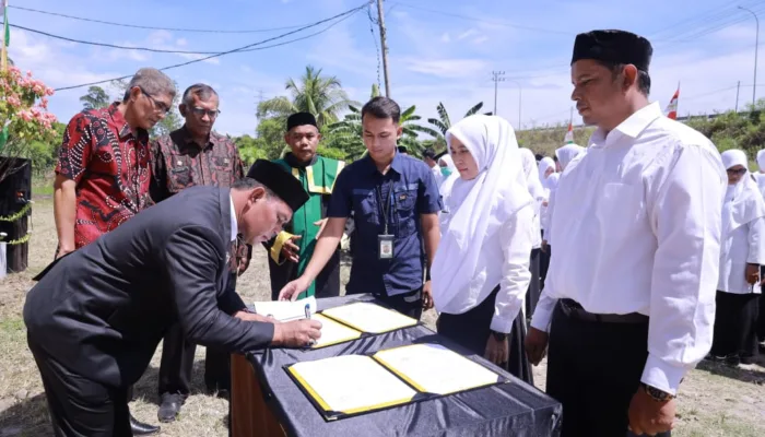 Bupati Lantik Kepala Puskesmas dan Tenaga Fungsional di Lingkungan Dinas Kesehatan Aceh Besar