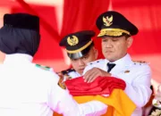 Wakil Gubernur AcehbPimpin Upacara Penurunan Bendera HUT RI Ke-80