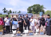 Bupati Aceh Besar Hadiri Penyerahan Bantuan Sembako Warga Inggris untuk 100 KK Data Gaseu