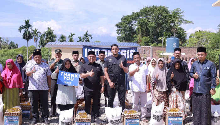 Bupati Aceh Besar Hadiri Penyerahan Bantuan Sembako Warga Inggris untuk 100 KK Data Gaseu