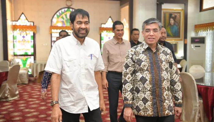 Mualem Minta Menaker Bangun BLK Spesifikasi Khusus di Aceh
