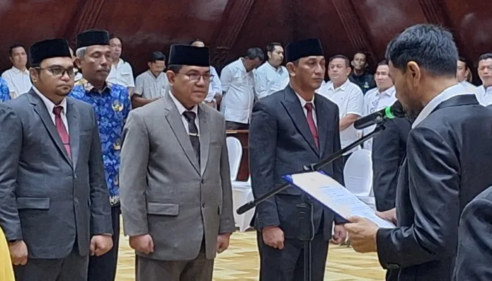 Gubernur Muzakir Manaf Lantik Dedi Yuswadi Sebagai Kadis Disbudpar Aceh