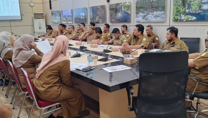 Hari Pertama Bertugas, Kadis Disbudpar Aceh Dedi Yuswadi Langsung Gelar Rapat Perdana