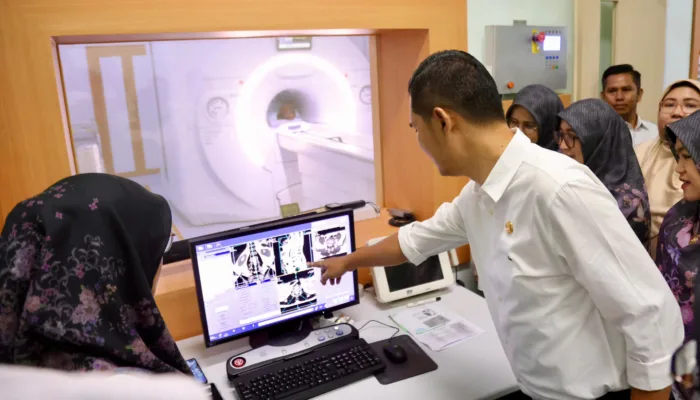 Sekda Aceh Resmikan Alat MRI 1,5 Tesla di RSUDZA, Perkuat Layanan Diagnostik Kesehatan