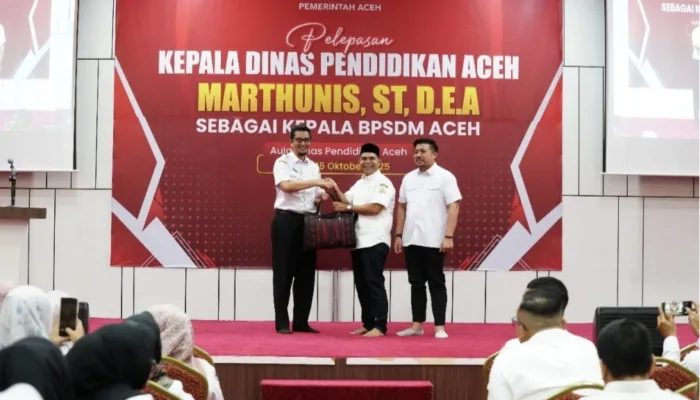 Suasana Haru Warnai Pelepasan Marthunis dari Jabatan Kadis Pendidikan Aceh