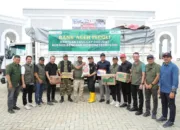 Dirut Bank Aceh Serahkan Paket Bantuan Untuk Korban Banjir di Kabupaten Pidie Jaya