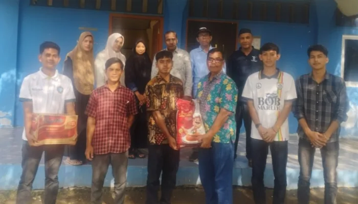 Mahasiswa Kampus Alam Unida Lamteuba Bantu Korban Banjir Aceh Tamiang