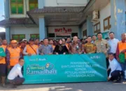 636 Petugas Kebersihan Banda Aceh Terima Paket Bantuan Jelang Idul Fitri