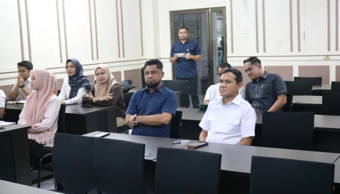 Wagub Aceh Fadhullah Lanjutkan Studi Pada Program Magister Manajemen FEB USK