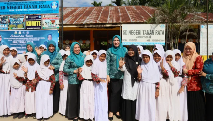 Bunda Guru Aceh Semangati Murid SD Negeri Tanah Rata