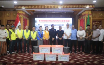 Gubernur Aceu Mualem Menerima Bantuan kemanusiaan Dari Jaringan Relawan Internasional Asal Tiongkok Dan Malaysia