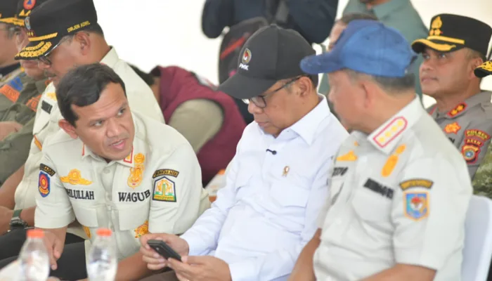 Wagub Aceh Dampingi Menko PMK dan Mendagri Serahkan Bantuan Rumah Rusak di Aceh Tamiang