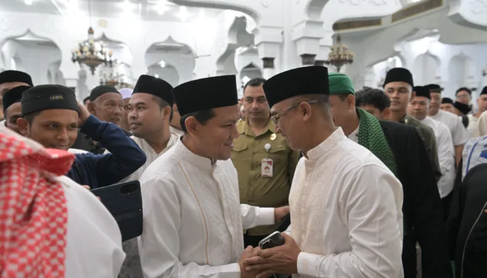 Wagub Aceh Salat Idul Adha di Masjid Raya Baiturrahman, Khutbah Disampaikan Abi Anwar Kuta Krueng