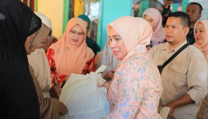 DWP Aceh Salurkan Bantuan untuk Puluhan Lansia Korban Kebakaran