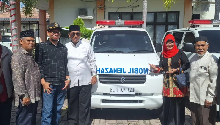 Dari Aspirasi Menjadi Aksi, Musriadi Serahkan Ambulans untuk Warga Kopelma