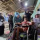 Ketua Staf Ahli TP PKK Aceh Serahkan Bantuan Kursi Roda dan Perlengkapan Sekolah kepada Sultan