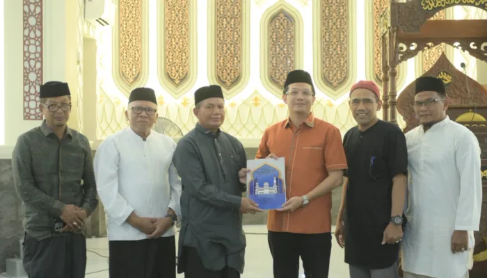 Irwansyah Advokasi Anggaran untuk Pembangunan Menara Masjid Taqwa Seutui
