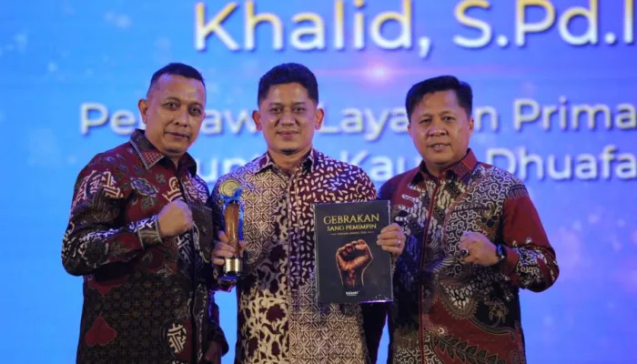 Khalid Terima Serambi Awards 2026, Dinilai Konsisten Kawal Layanan Prima untuk Kaum Dhuafa