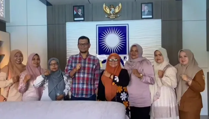 Wakil Ketua DPRK Banda Aceh Terima Silaturahmi Ibu-Ibu PKK Gampong Ilie Banda Aceh