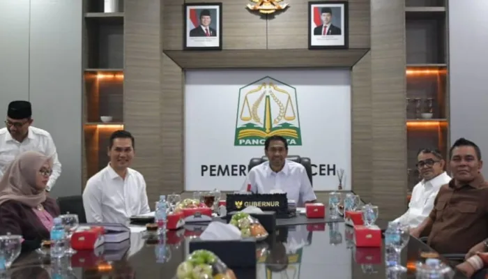 Gubernur Aceh Selaku Pemegang Saham Pengendali pimpin RUPSLB Bank Aceh