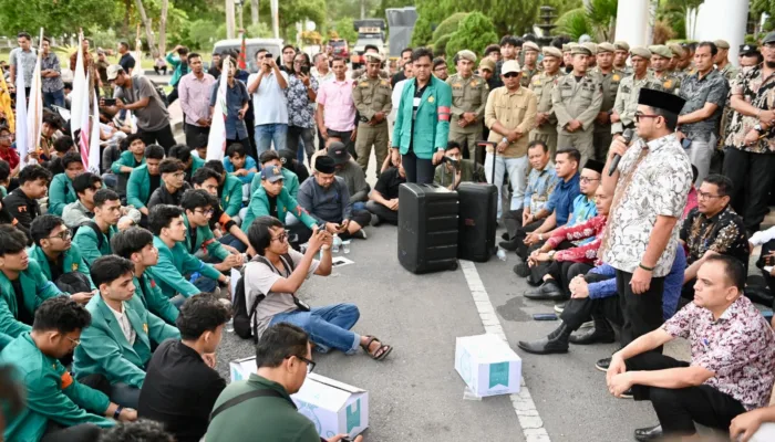 Terima Demo Mahasiswa USK, Plt Sekda Aceh: Kami Tidak Eksklusif, Komunikasi Terbuka Setiap Saat