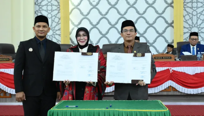 Legislatif dan Eksekutif Tandatangani Persetujuan Bersama Raqan Perubahan APBK Banda Aceh Tahun 2026
