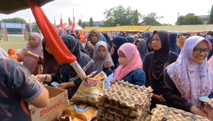 Kodim 0103/Aceh Utara Gelar Bazar Murah Sambut HUT ke-81 TNI